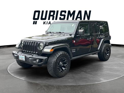 Used 2018 Jeep Wrangler Unlimited Sahara AWD/4WD image 3
