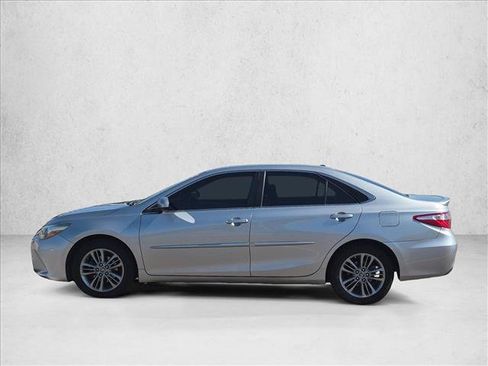 Used 2015 Toyota Camry SE FWD image 9