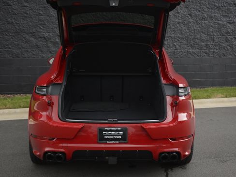 Certified 2025 Porsche Cayenne GTS AWD/4WD image 39