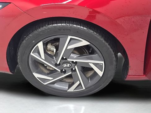 Used 2025 Hyundai Elantra SEL FWD image 41