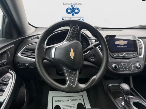 Used 2025 Chevrolet Malibu LT image 11