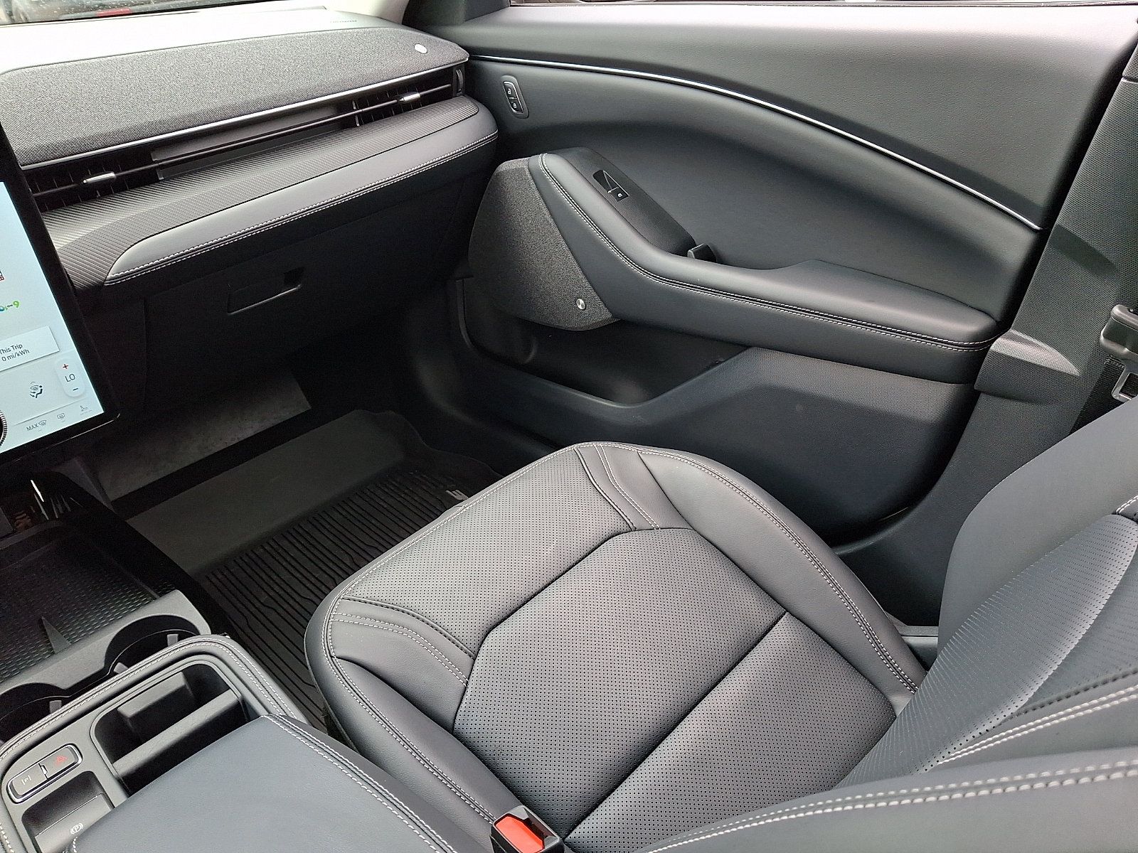Certified 2025 Ford Mustang Mach-E Premium AWD/4WD image 16