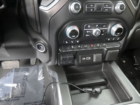 Used 2021 GMC Sierra 1500 AT4 image 14