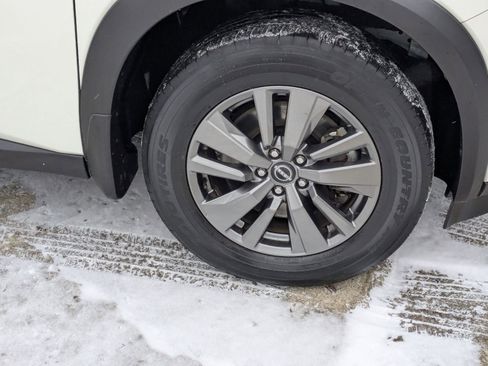 Used 2022 Nissan Pathfinder SV w/ SV Premium Package image 30