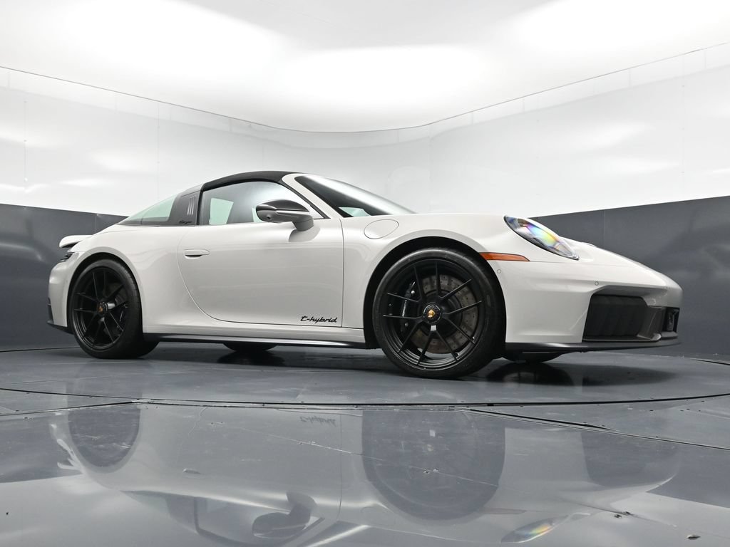 Certified 2026 Porsche 911 Targa 4 GTS AWD/4WD image 27