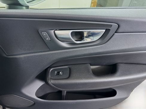 Used 2023 Volvo XC60 B5 Plus w/ Protection Package Premier image 31