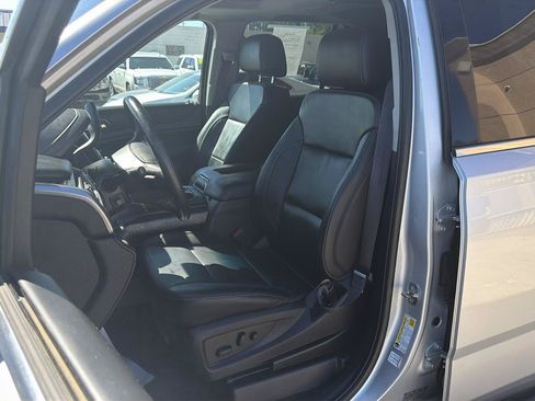 Used 2016 Chevrolet Tahoe LT w/ Luxury Package AWD/4WD image 11