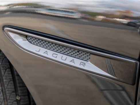 Used 2018 Jaguar XE Prestige image 34