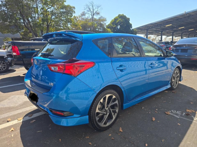 Used 2018 Toyota Corolla iM w/ Protection Package FWD image 4