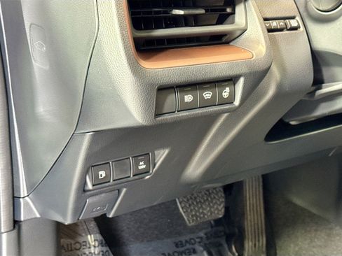 Used 2026 Toyota Prius Plug-In Hybrid image 13