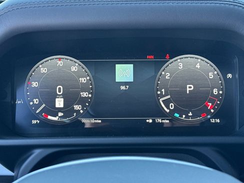 New 2026 Land Rover Defender 130 X-Dynamic SE image 18