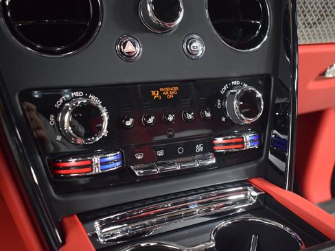 New 2026 Rolls-Royce Cullinan Black Badge image 34