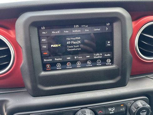 Used 2021 Jeep Wrangler Unlimited Rubicon AWD/4WD image 46
