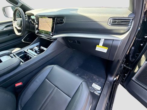 New 2026 Jeep Grand Wagoneer 2WD image 33