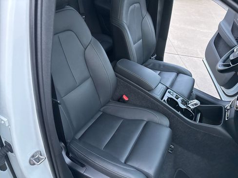 Certified 2025 Volvo XC40 B5 Plus image 42