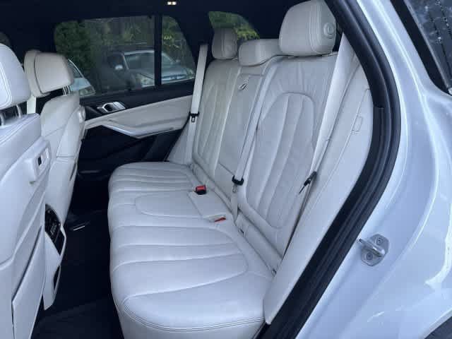 Used 2021 BMW X5 xDrive40i w/ Premium Package 3 AWD/4WD image 18
