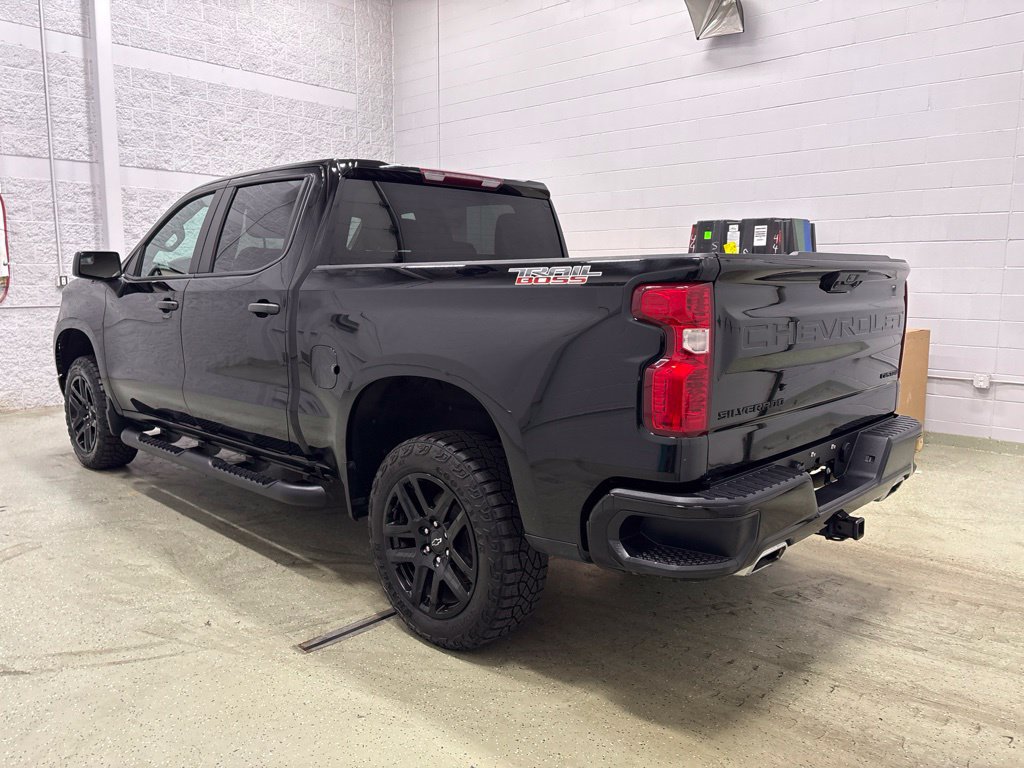 Used 2024 Chevrolet Silverado 1500 Custom Trail Boss w/ LPO, Dark Essentials Package AWD/4WD image 7