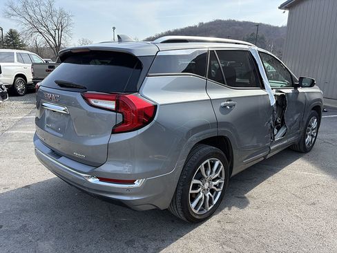 Used 2024 GMC Terrain Denali w/ Denali Premium Package image 3