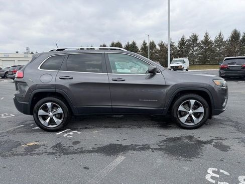 Used 2019 Jeep Cherokee Limited image 8