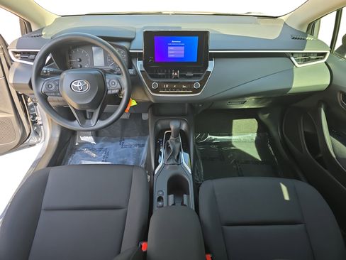 Used 2025 Toyota Corolla LE image 9