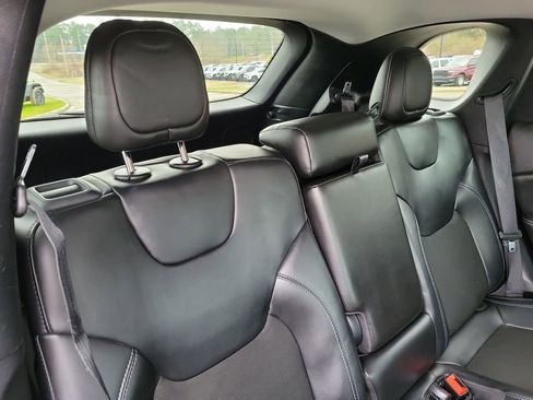 Used 2020 Jeep Cherokee Latitude Plus w/ Comfort/Convenience Group image 35