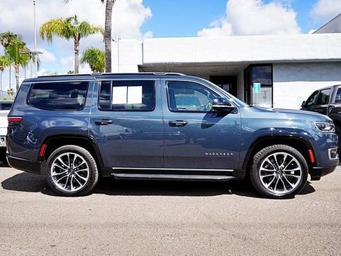 Used 2023 Jeep Wagoneer Series II w/ Premium Group I AWD/4WD image 7