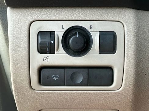 Used 2006 Subaru Outback 3.0R L.L. Bean image 35