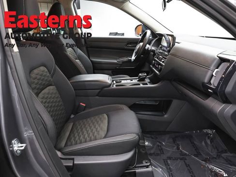Used 2023 Nissan Pathfinder S AWD/4WD image 24