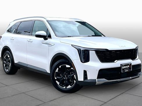 Used 2024 Kia Sorento S FWD image 2