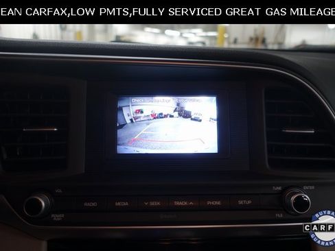 Used 2019 Hyundai Elantra SE image 15