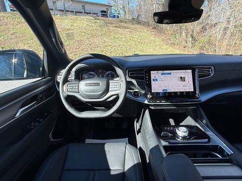 New 2026 Jeep Grand Wagoneer L Limited image 13