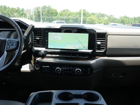 Used 2026 GMC Sierra 1500 SLT AWD/4WD image 11
