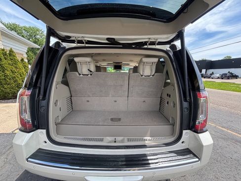 Used 2015 GMC Yukon Denali w/ Touring Package AWD/4WD image 9