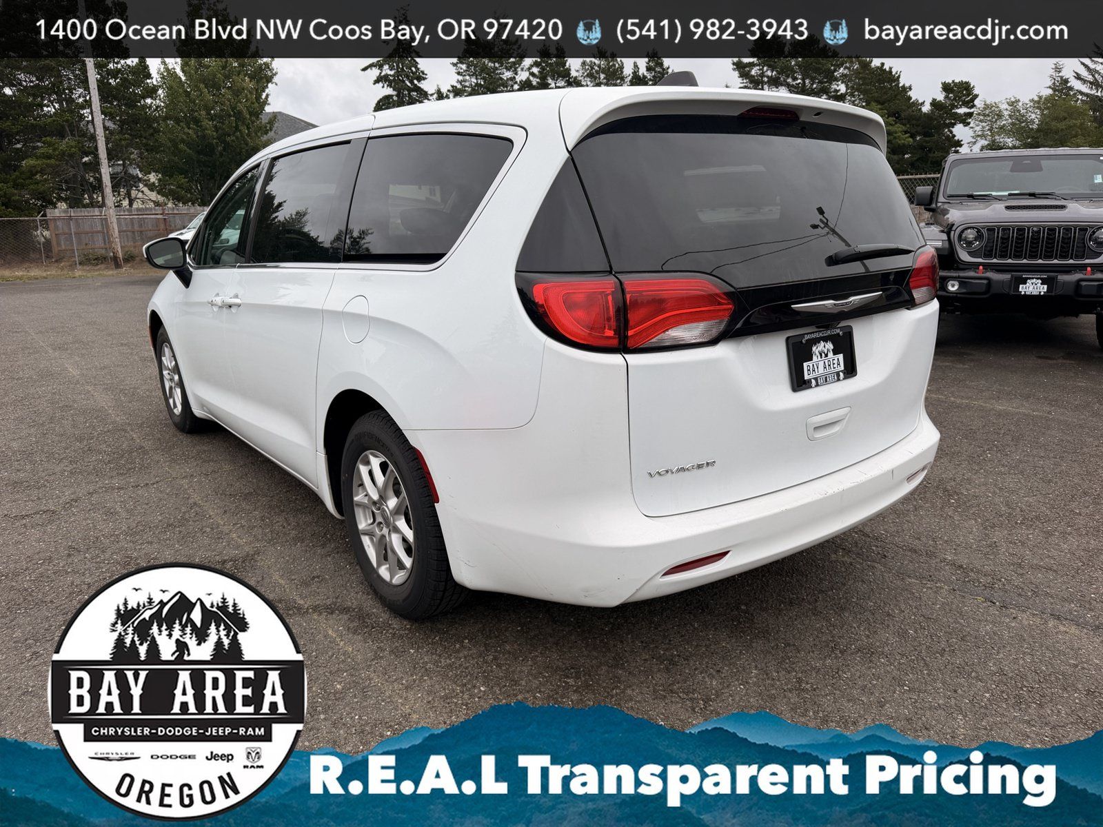 Used 2023 Chrysler Voyager LX FWD image 7