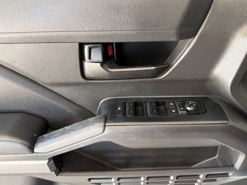 Used 2024 Toyota Tacoma SR5 AWD/4WD image 12