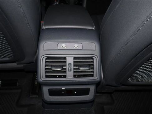 Used 2025 Audi Q5 Premium w/ Convenience Package AWD/4WD image 23