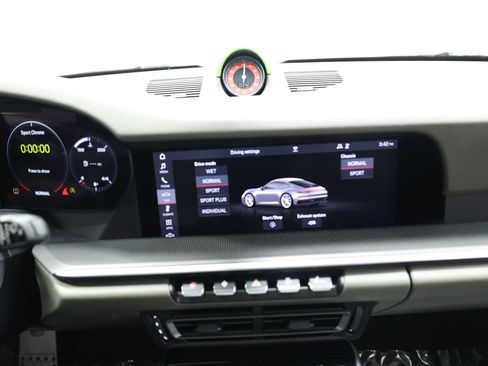 Used 2020 Porsche 911 Carrera 4S AWD/4WD image 36