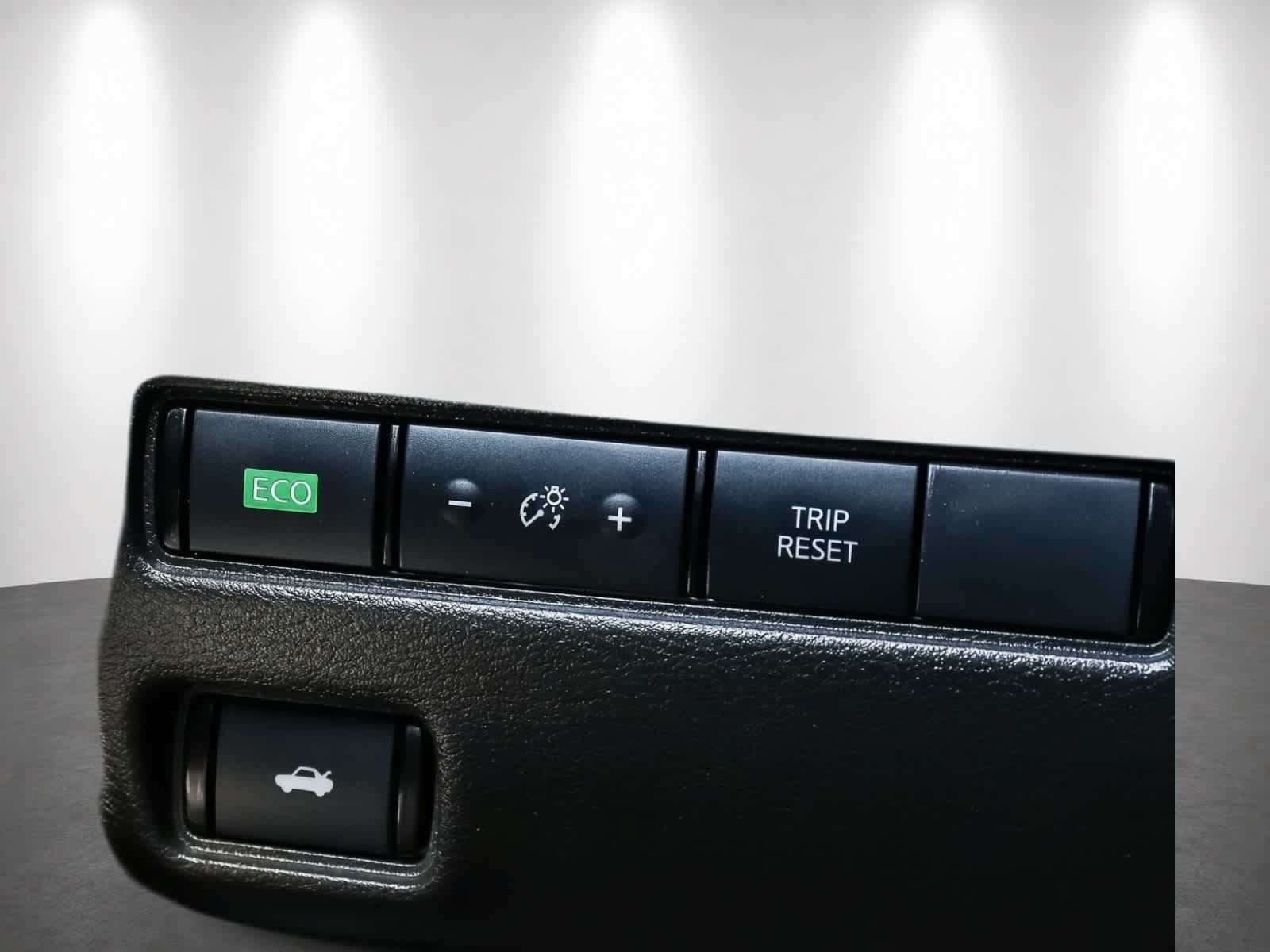 Used 2023 Nissan Sentra SV FWD image 30