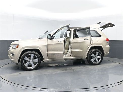 Used 2014 Jeep Grand Cherokee Overland w/ Advanced Technology Group image 59