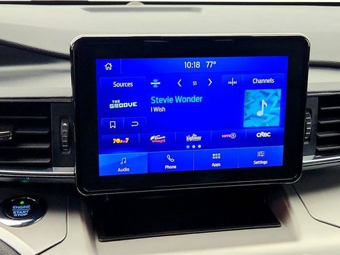 Used 2021 Ford Explorer XLT w/ Equipment Group 202A AWD/4WD image 19