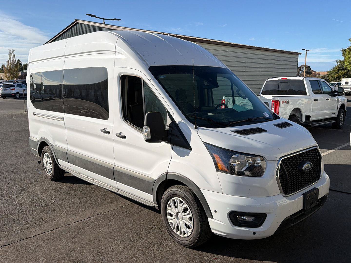 Used 2025 Ford Transit 350 XLT RWD image 4