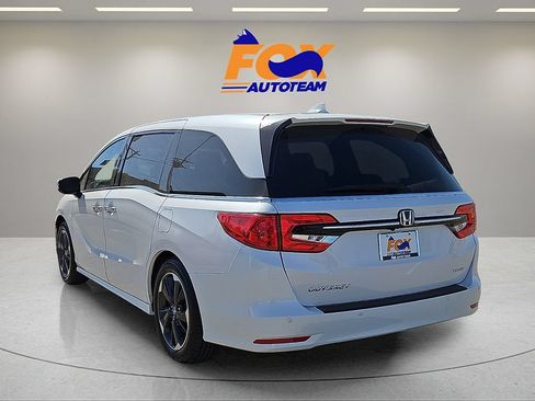 Used 2024 Honda Odyssey Elite image 3