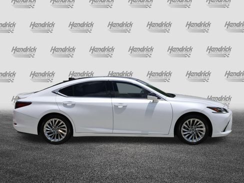 Used 2022 Lexus ES 350 Ultra Luxury w/ Accessory Package 2 FWD image 10