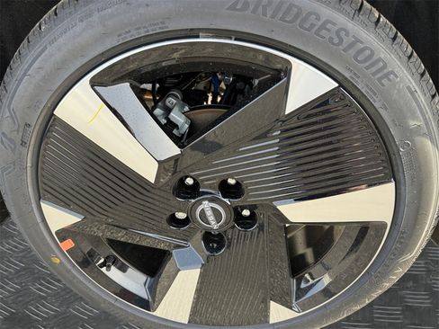 New 2026 Nissan Kicks SR w/ Cold Weather Package image 20