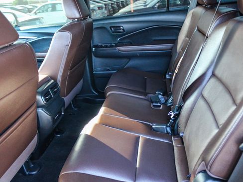 Certified 2024 Honda Passport EX-L image 19