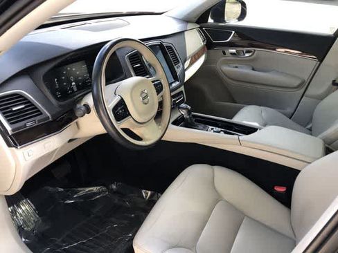 Used 2019 Volvo XC90 T5 Momentum w/ Protection Package Premier FWD image 11