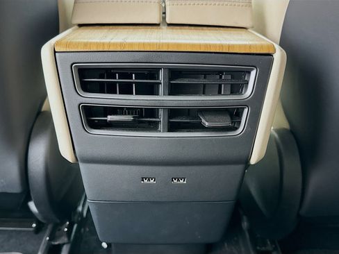 Used 2020 Tesla Model S Long Range Plus image 17