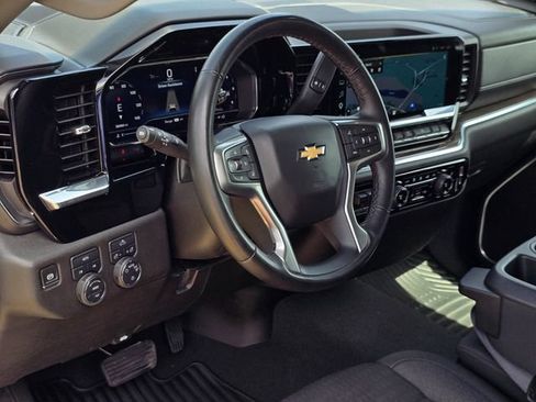 Used 2025 Chevrolet Silverado 1500 LT AWD/4WD image 37