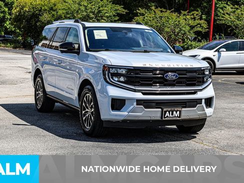 Used 2025 Ford Expedition Platinum AWD/4WD image 5