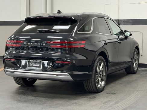 Used 2025 Genesis Electrified GV70 AWD/4WD image 12
